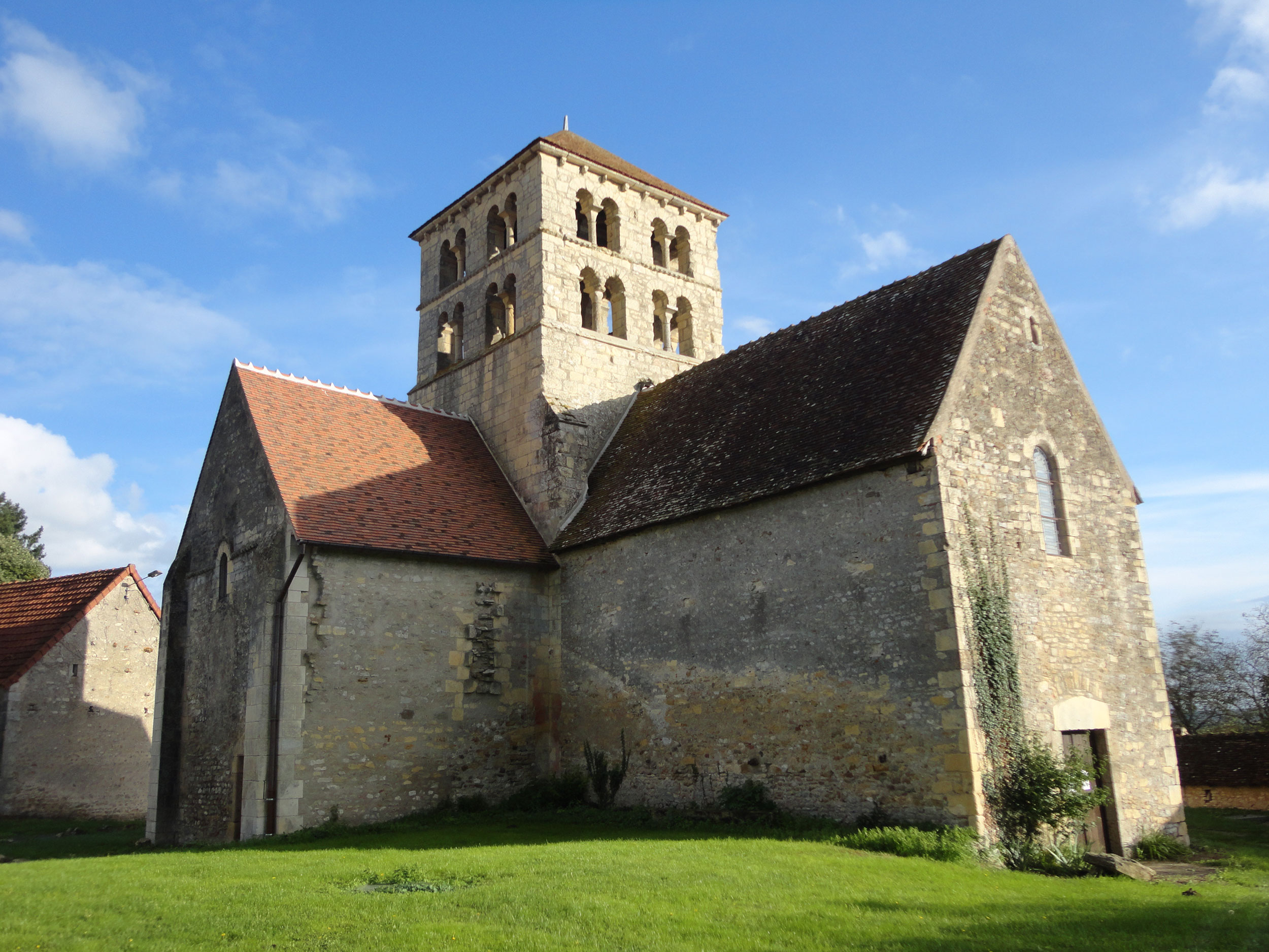 Vue générale de l'église depuis le Nord Ouest (Albéric Dervault)